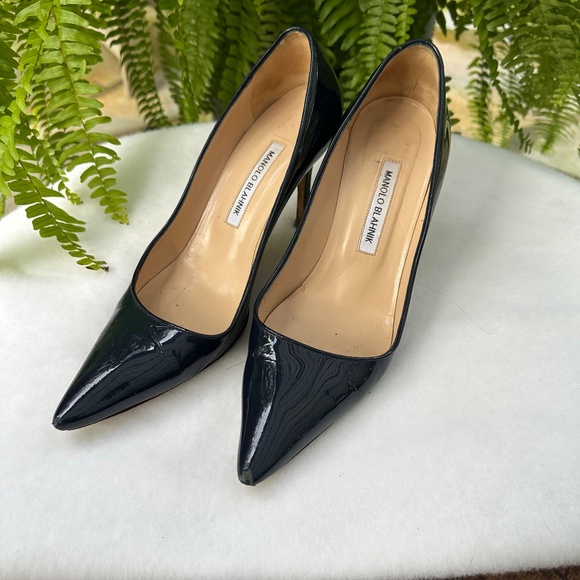 Manolo Blahnik Blue Navy Patent Pumps size 39.5 / US 8.5 - 9 - Picture 2 of 4